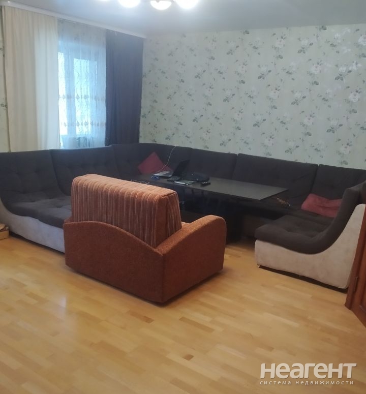 Продается Многокомнатная квартира, 123,7 м²