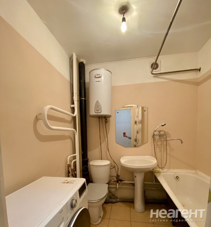 Продается 1-комнатная квартира, 43 м²