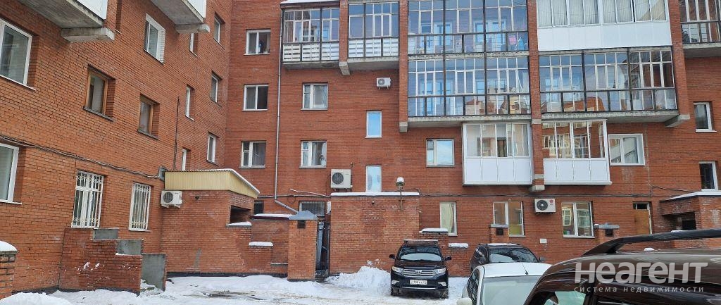 Продается 3-х комнатная квартира, 127 м²