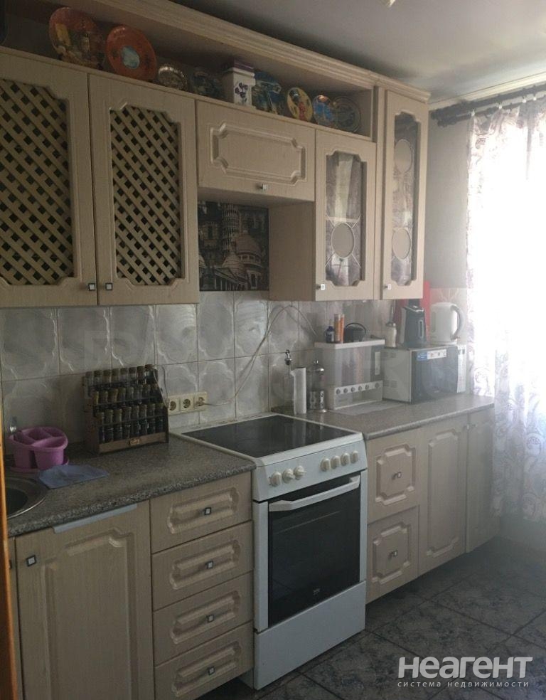 Продается Многокомнатная квартира, 76 м²