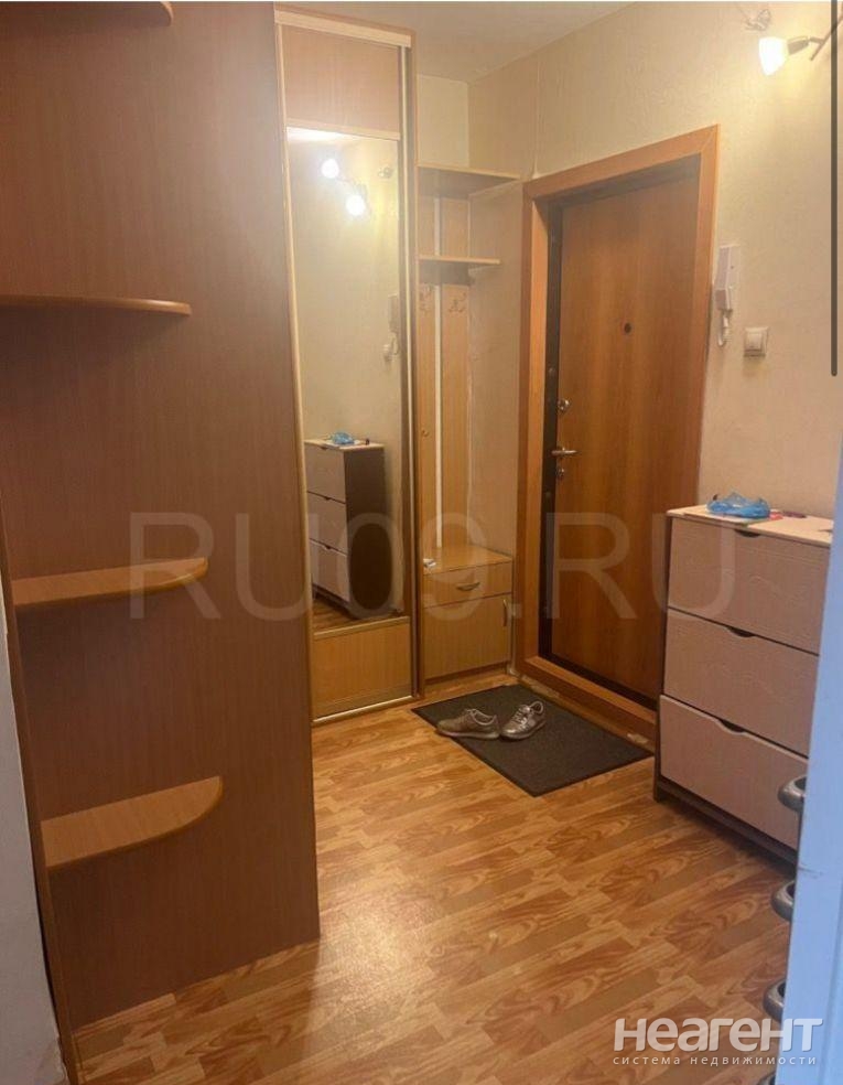 Продается 1-комнатная квартира, 40 м²