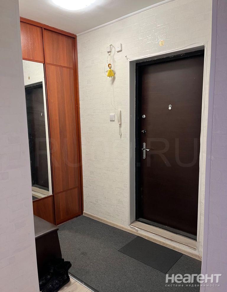 Продается 1-комнатная квартира, 38 м²