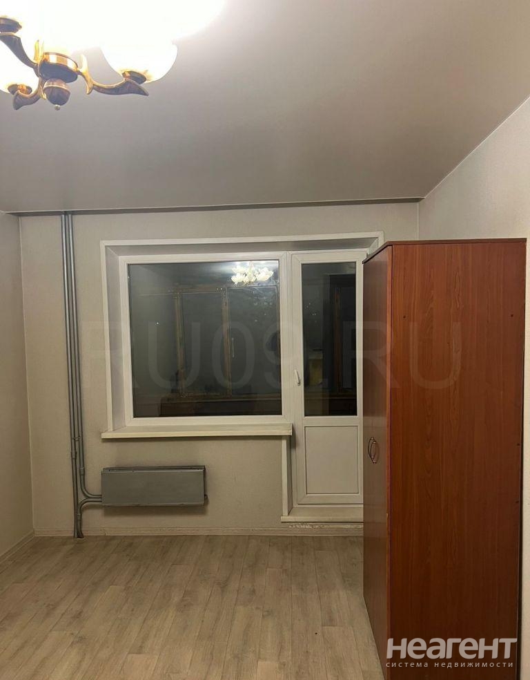 Продается 1-комнатная квартира, 35 м²