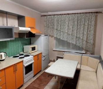 Сдается 1-комнатная квартира, 42 м²