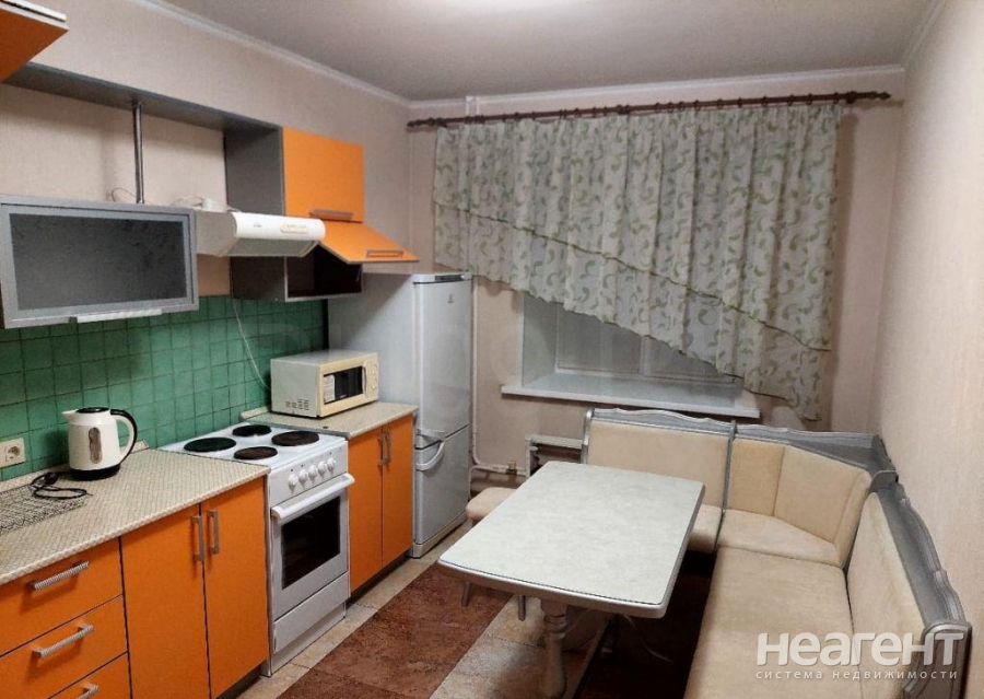 Сдается 1-комнатная квартира, 42 м²