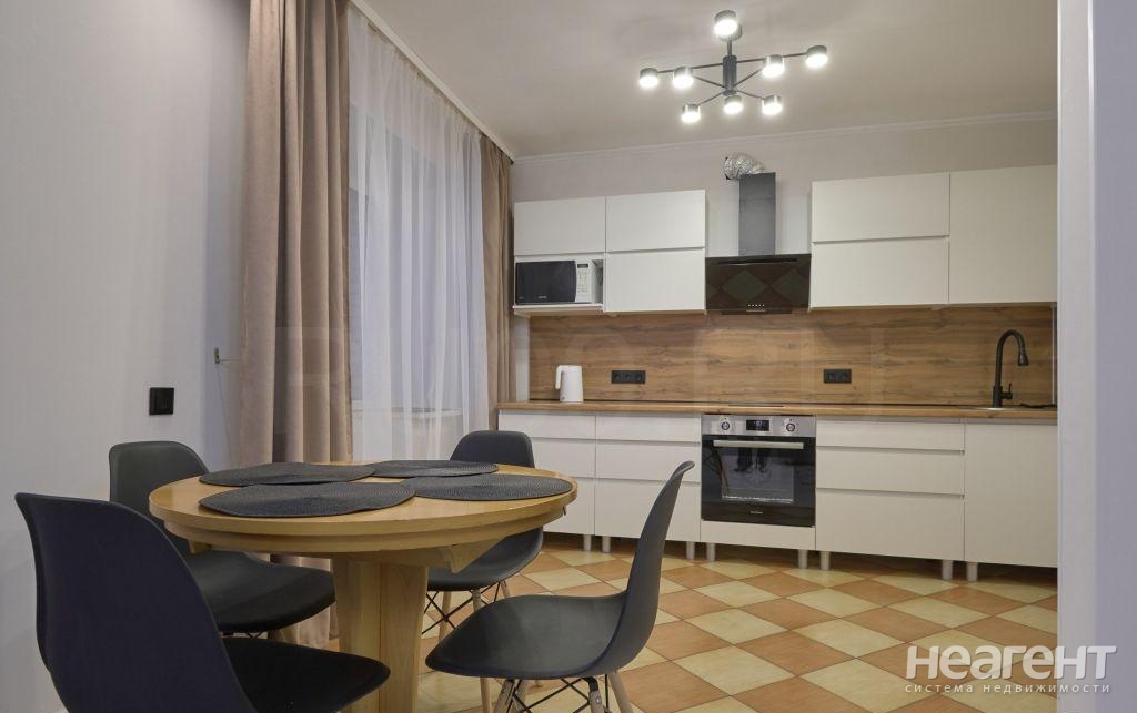 Сдается 2-х комнатная квартира, 56 м²