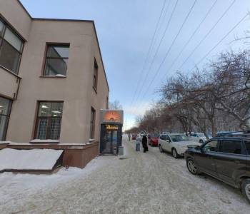 Сдается Нежилое помещение, 300 м²