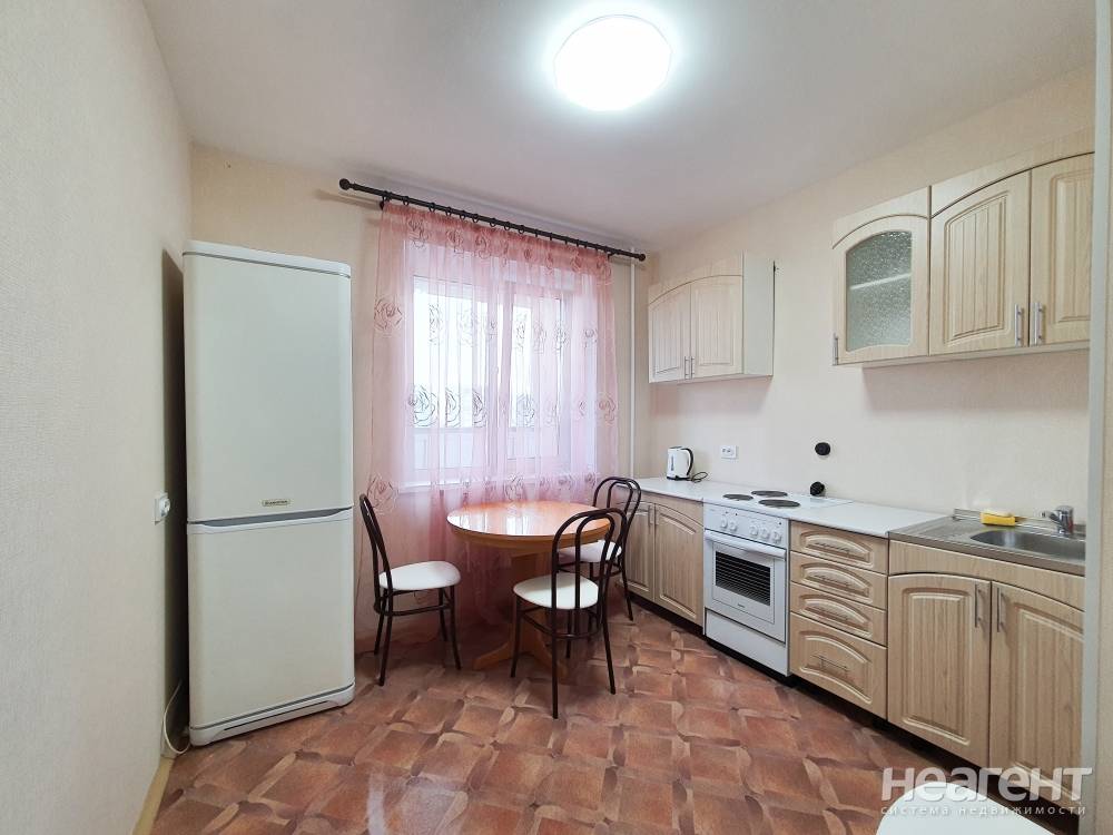 Сдается 1-комнатная квартира, 40 м²