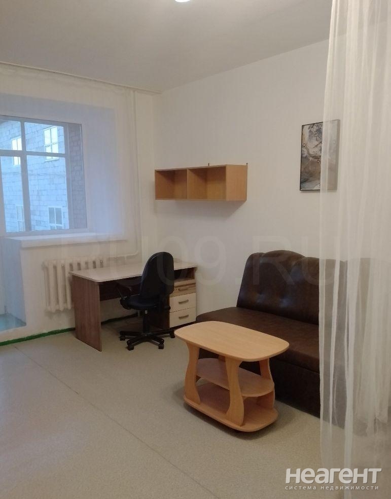 Продается 1-комнатная квартира, 43 м²