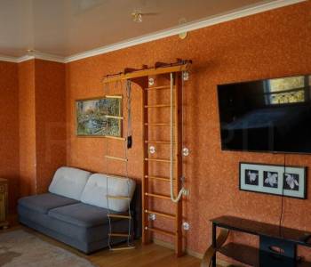 Продается Дом, 280 м²