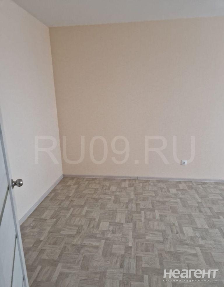 Продается 1-комнатная квартира, 39 м²