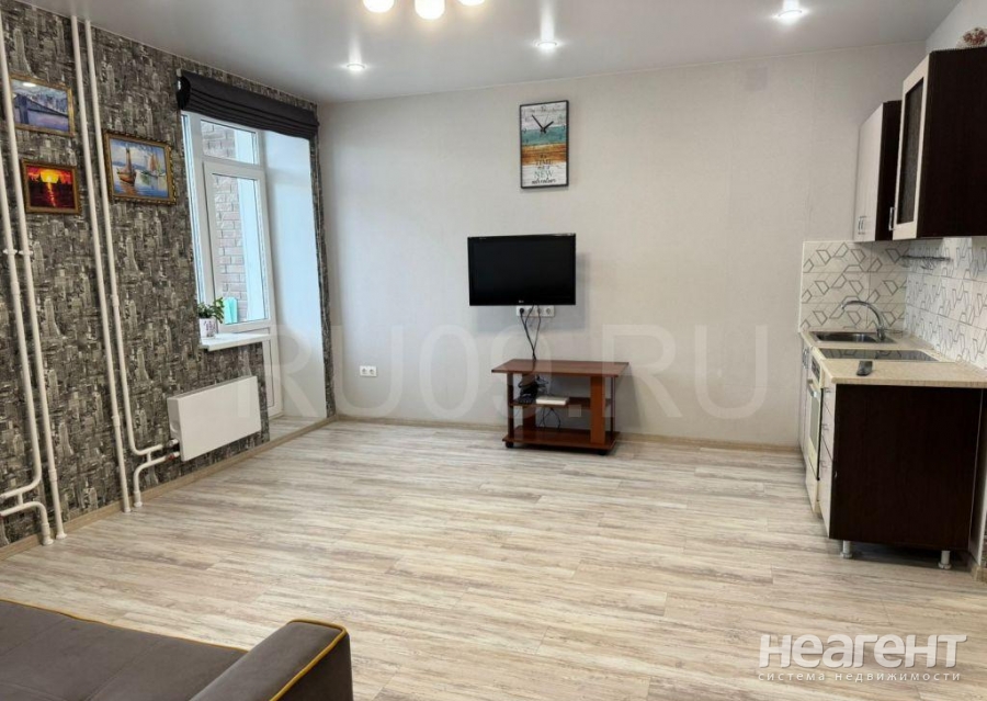 Продается 1-комнатная квартира, 44 м²