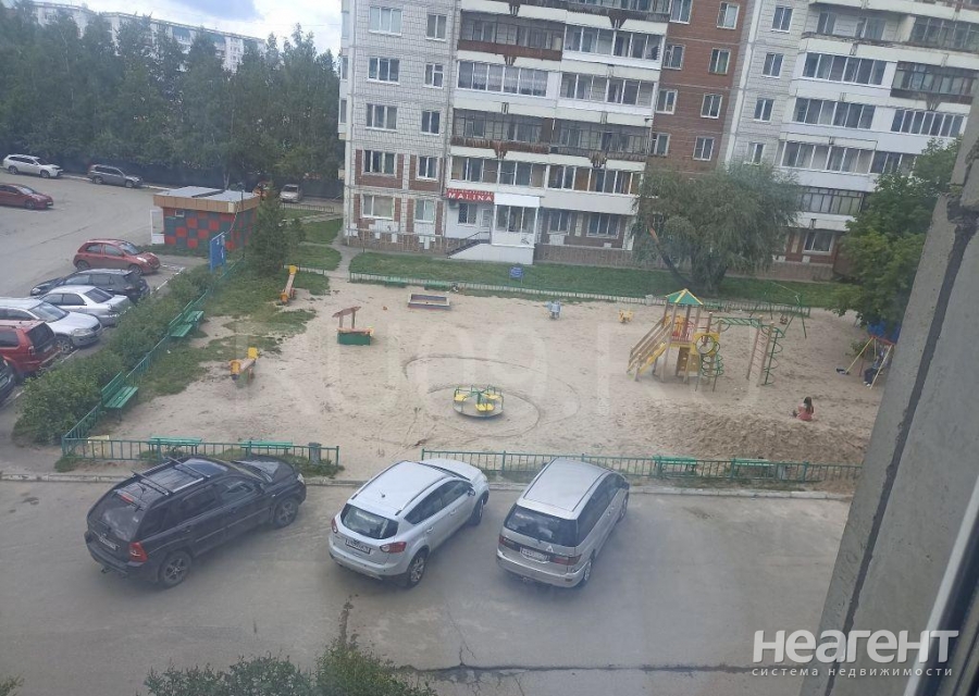 Продается Многокомнатная квартира, 71 м²