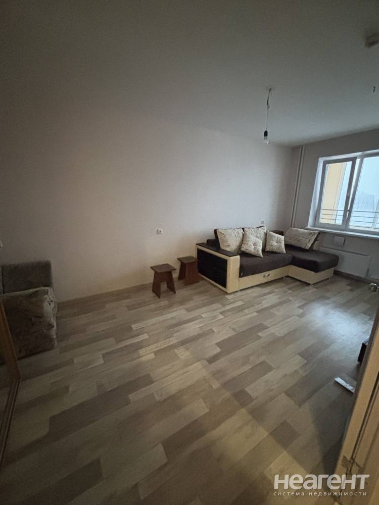 Сдается 1-комнатная квартира, 38 м²