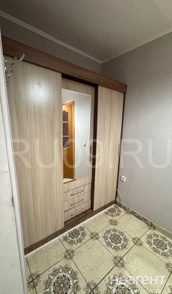 Сдается 1-комнатная квартира, 38 м²