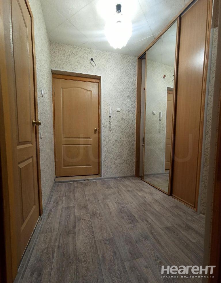 Продается 1-комнатная квартира, 50 м²