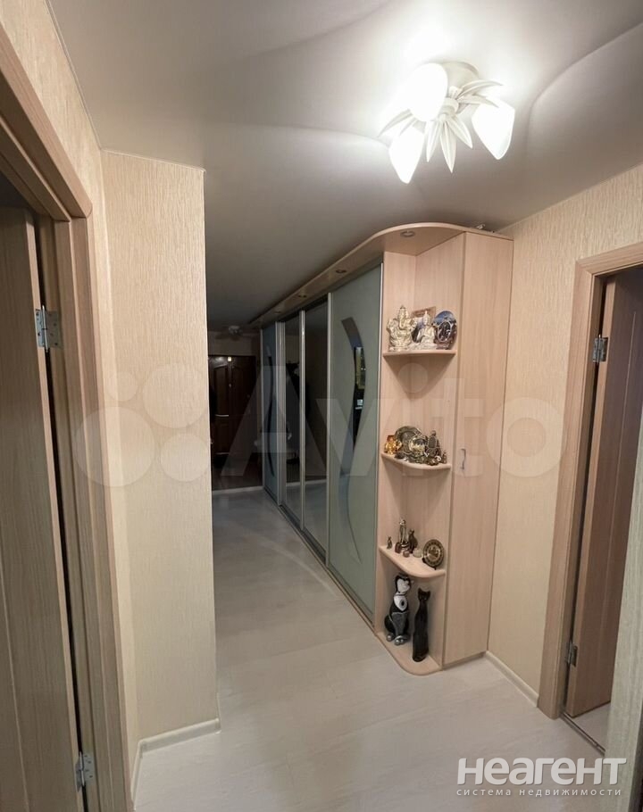 Продается Многокомнатная квартира, 61,7 м²