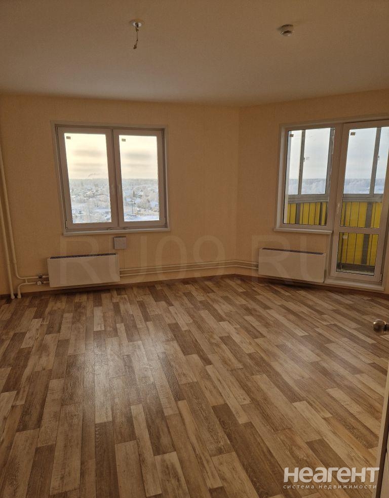 Продается 1-комнатная квартира, 42 м²