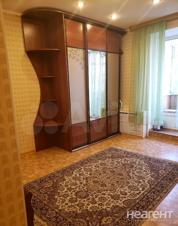 Сдается 1-комнатная квартира, 40 м²