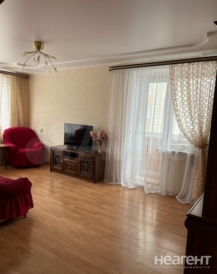 Продается Многокомнатная квартира, 72 м²