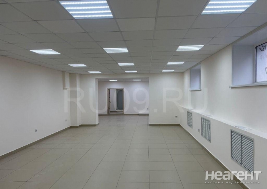 Сдается Нежилое помещение, 150 м²