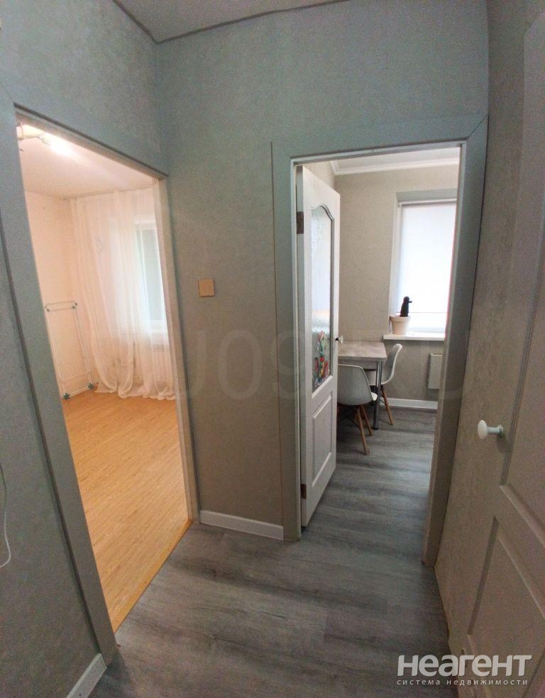 Продается 1-комнатная квартира, 32 м²