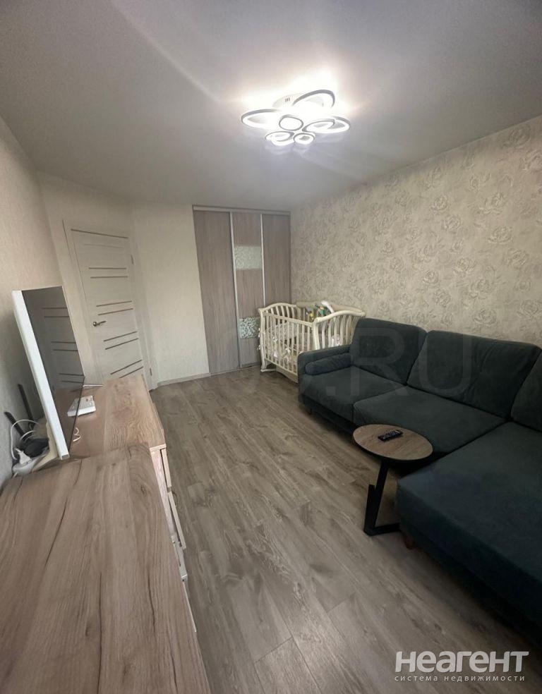 Продается 1-комнатная квартира, 33 м²