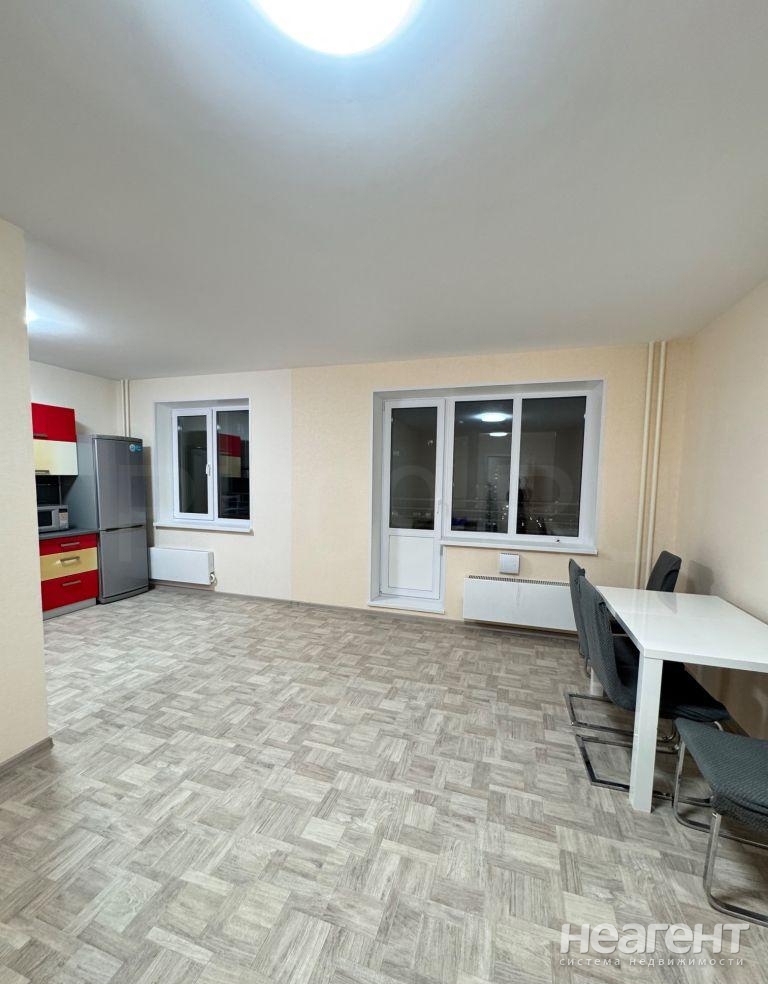 Сдается 2-х комнатная квартира, 64 м²