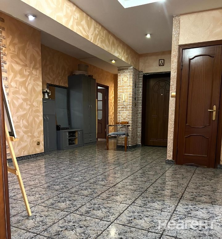 Продается Многокомнатная квартира, 148,9 м²