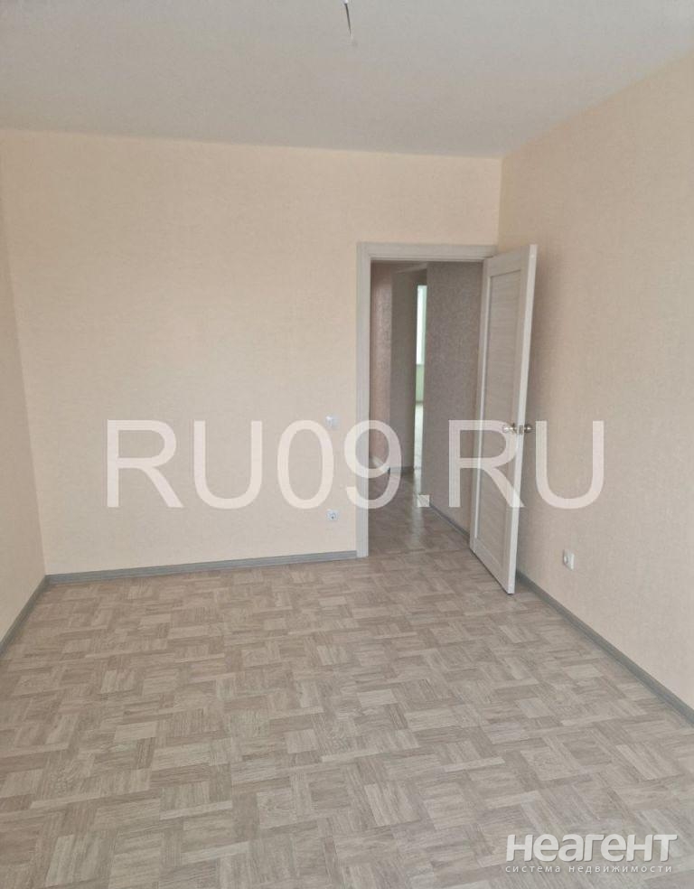 Продается Многокомнатная квартира, 103 м²