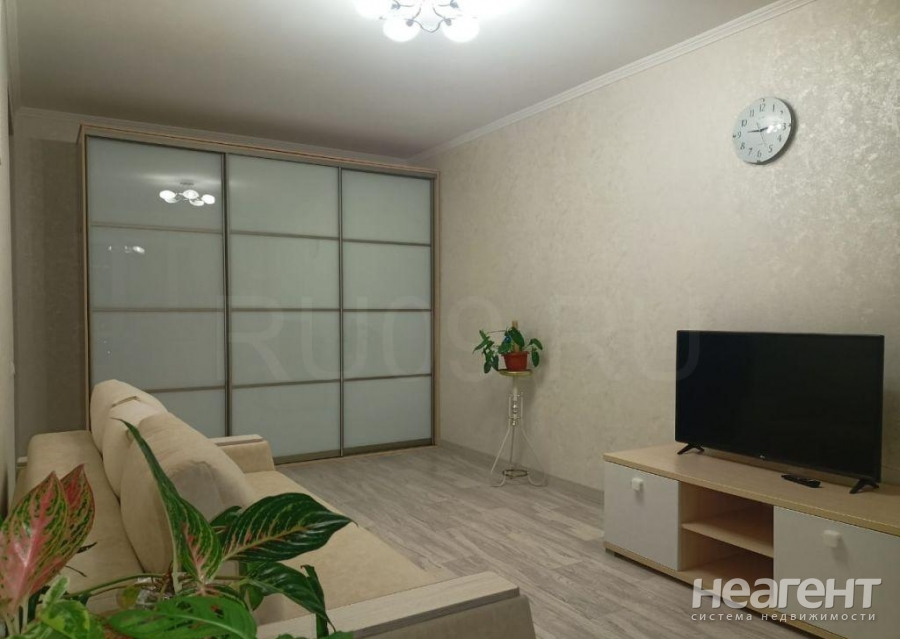 Продается 1-комнатная квартира, 39 м²