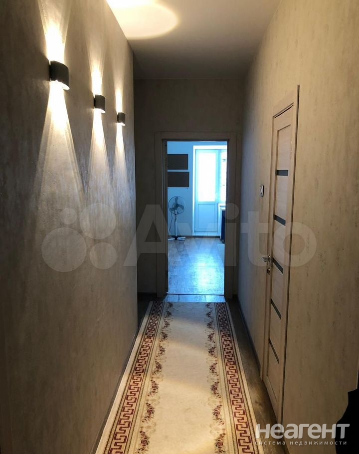 Продается Многокомнатная квартира, 140 м²