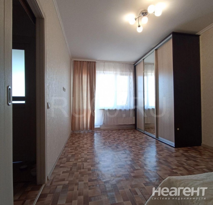 Продается 1-комнатная квартира, 37 м²