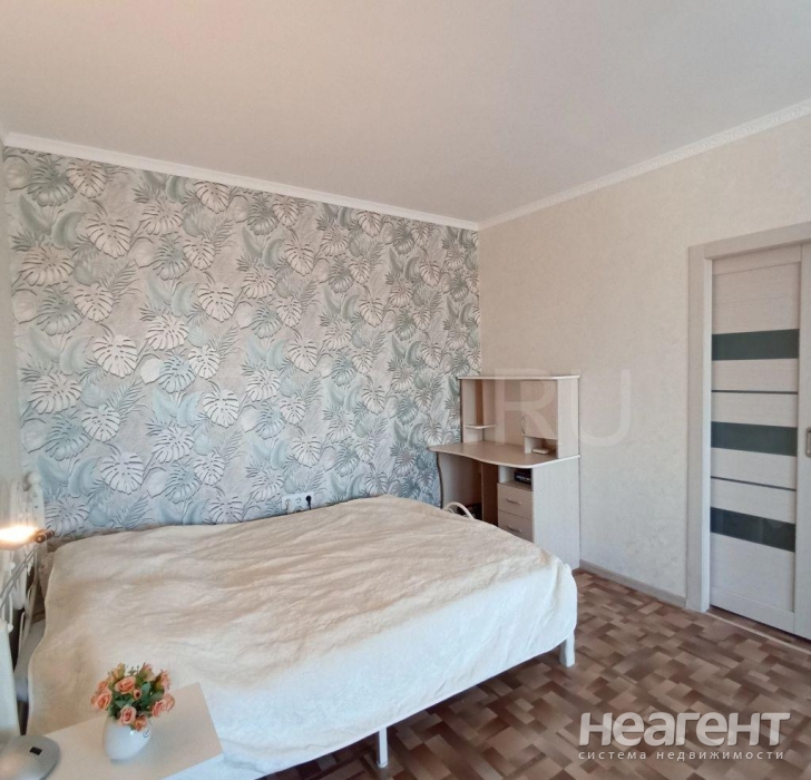 Продается 1-комнатная квартира, 37 м²