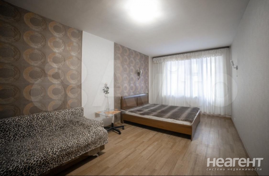 Сдается 1-комнатная квартира, 40 м²