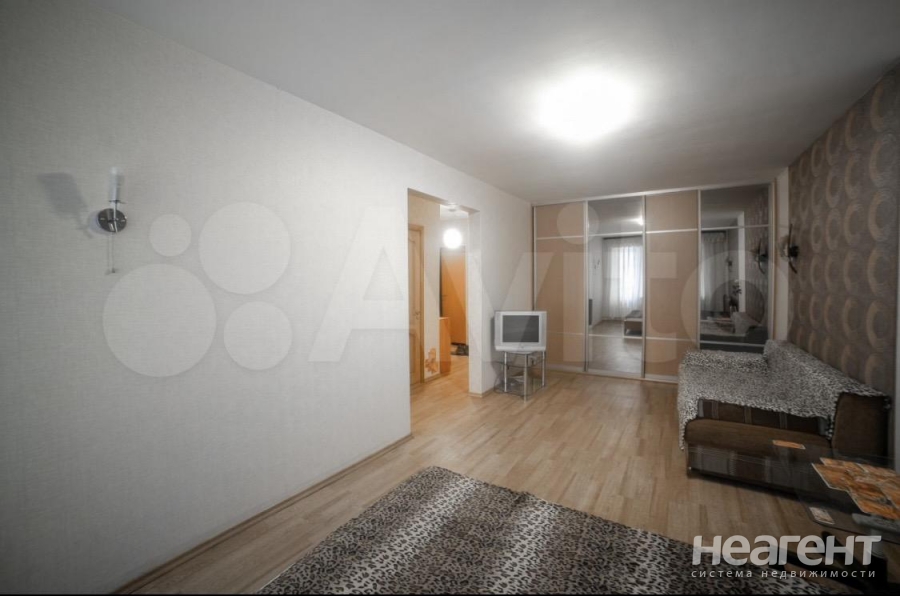 Сдается 1-комнатная квартира, 40 м²