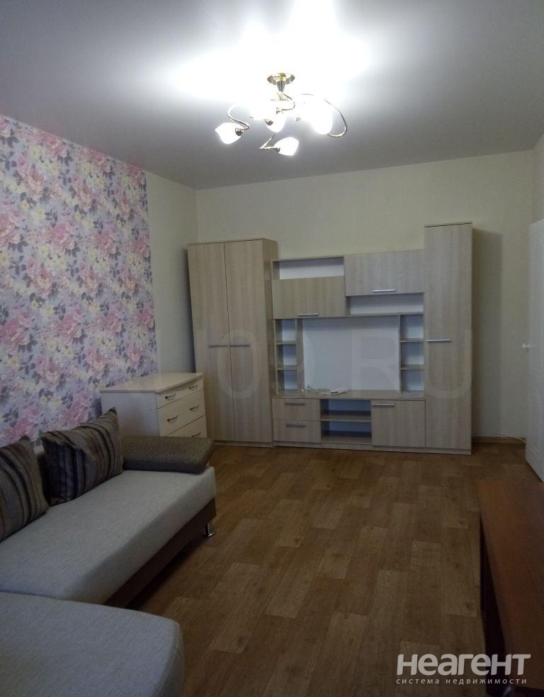 Продается 1-комнатная квартира, 35 м²