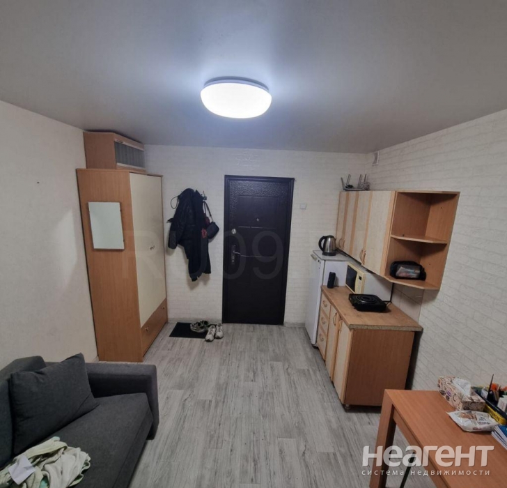 Продается 1-комнатная квартира, 12 м²