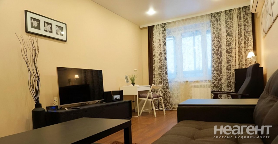 Сдается 1-комнатная квартира, 40 м²