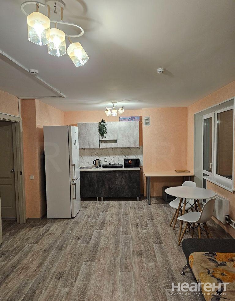 Сдается 2-х комнатная квартира, 70 м²