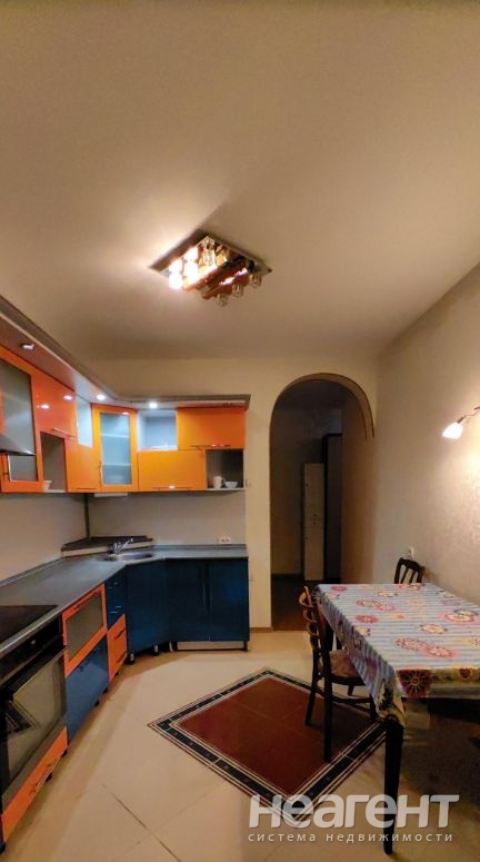 Сдается 2-х комнатная квартира, 74 м²