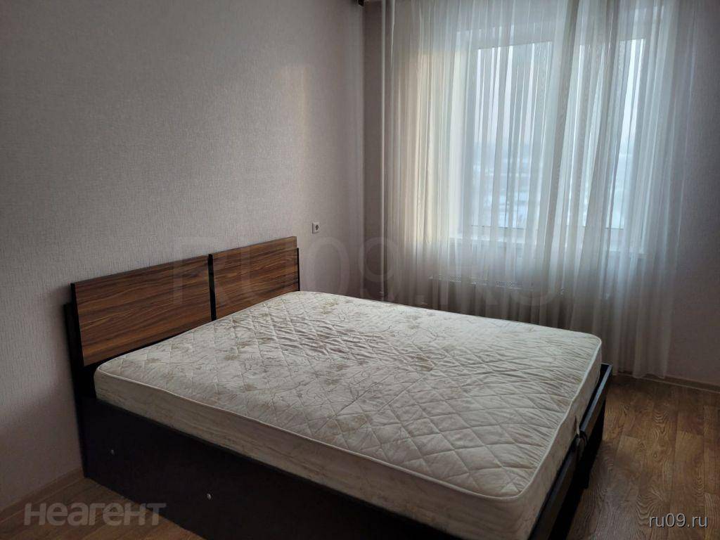 Сдается Многокомнатная квартира, 60 м²