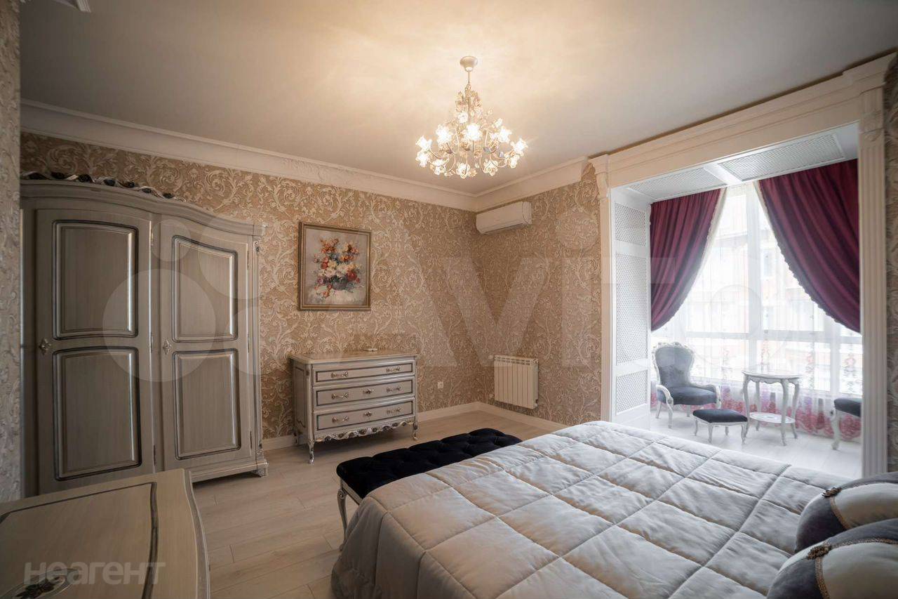 Продается 3-х комнатная квартира, 158 м²