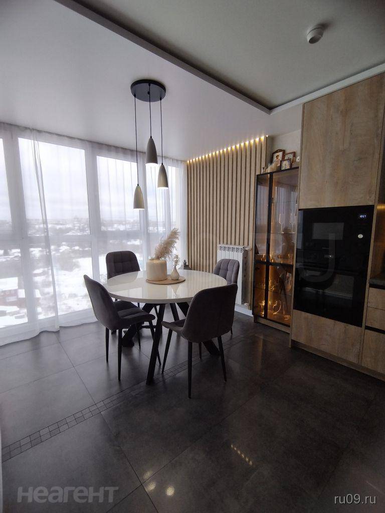 Продается 3-х комнатная квартира, 104 м²