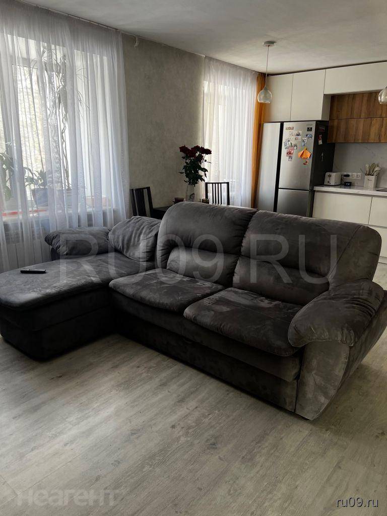 Продается Многокомнатная квартира, 71 м²