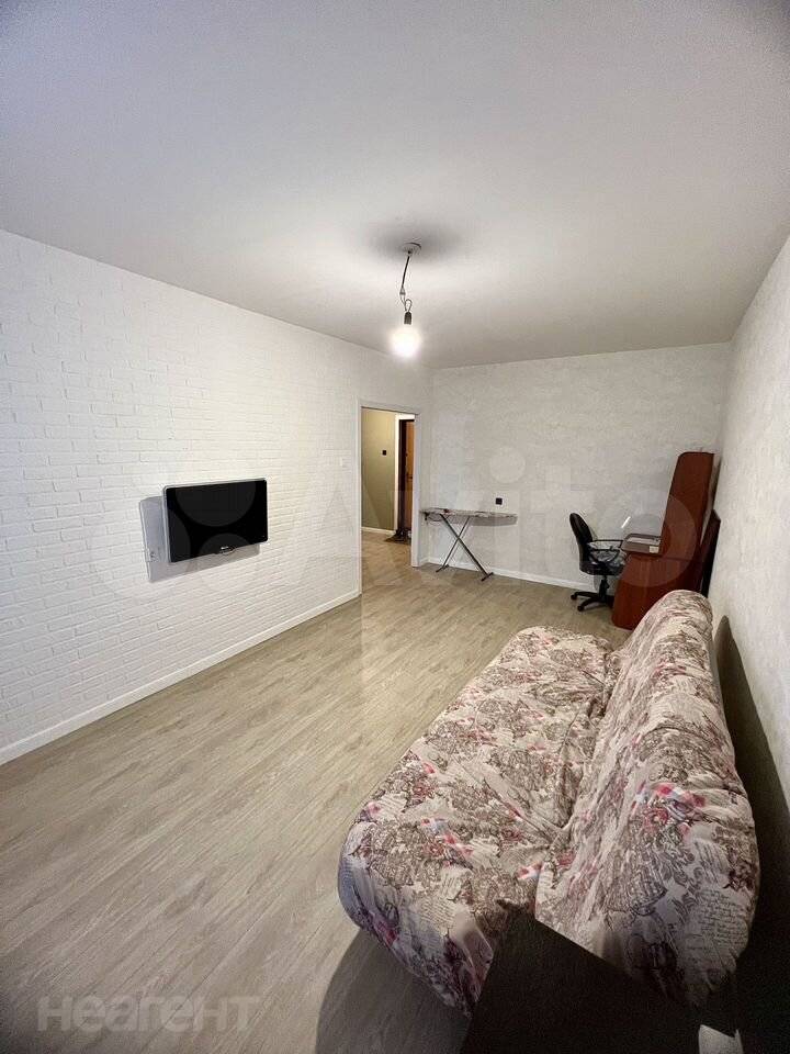 Продается 1-комнатная квартира, 40 м²