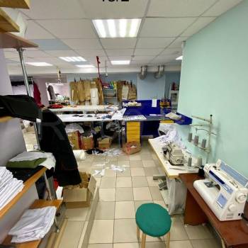 Сдается Нежилое помещение, 325 м²