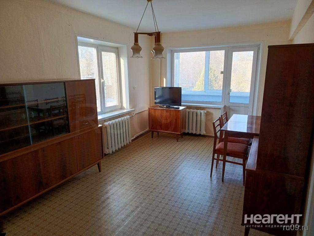 Сдам в аренду 2-комнатную квартиру, Северск, пр. Коммунистический, не агентство