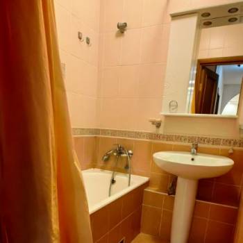 Сдается 2-х комнатная квартира, 74 м²