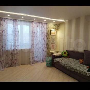 Продается Многокомнатная квартира, 75,6 м²